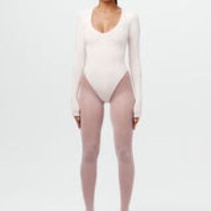 NW ROUND NECK BODYSUIT × 1
PALE PINK / XS